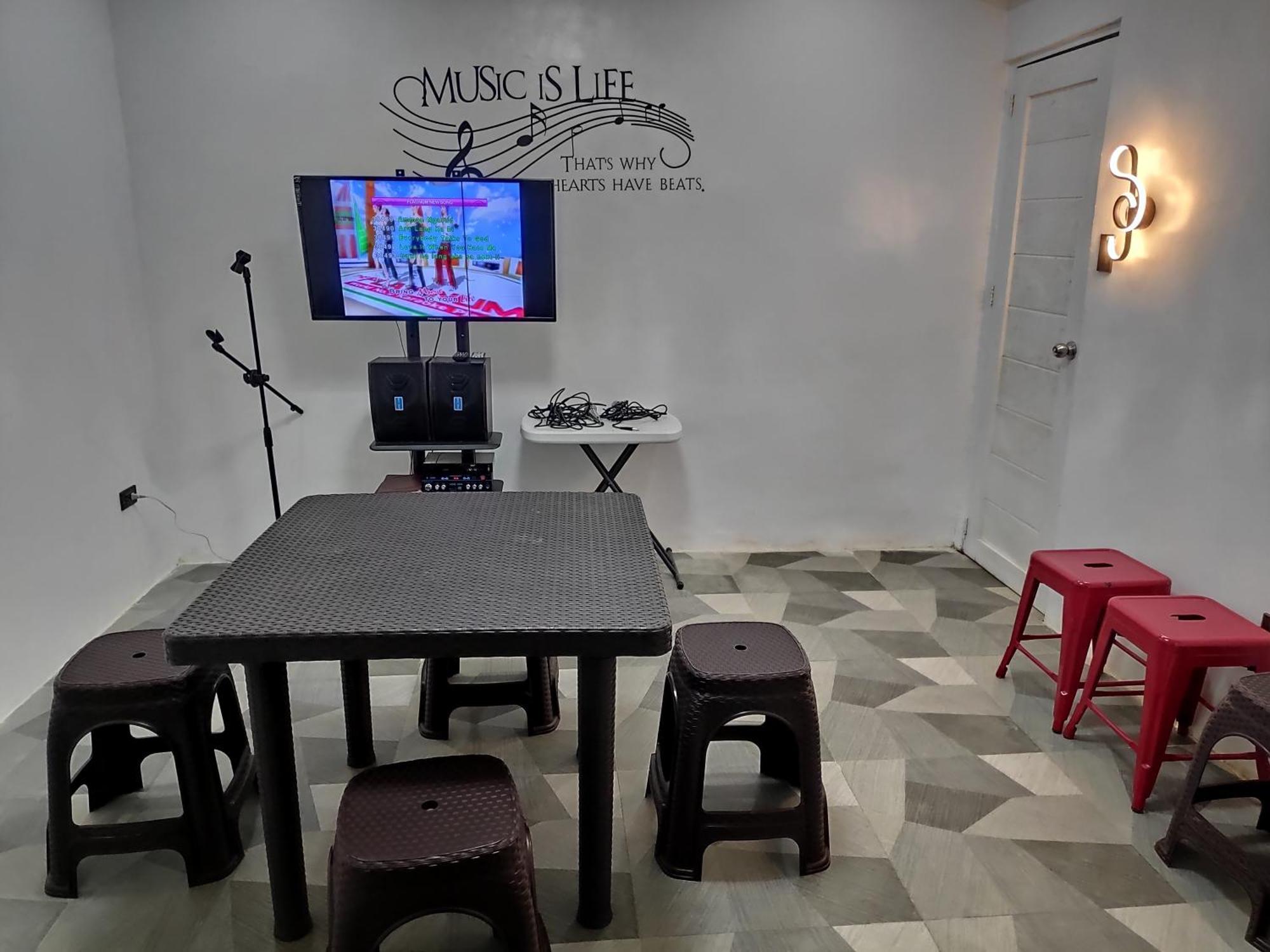 Tagaytay Staycation By Naya And Darla W Free Swimming Pool, Wifi & Netflix Tagaytay City Εξωτερικό φωτογραφία