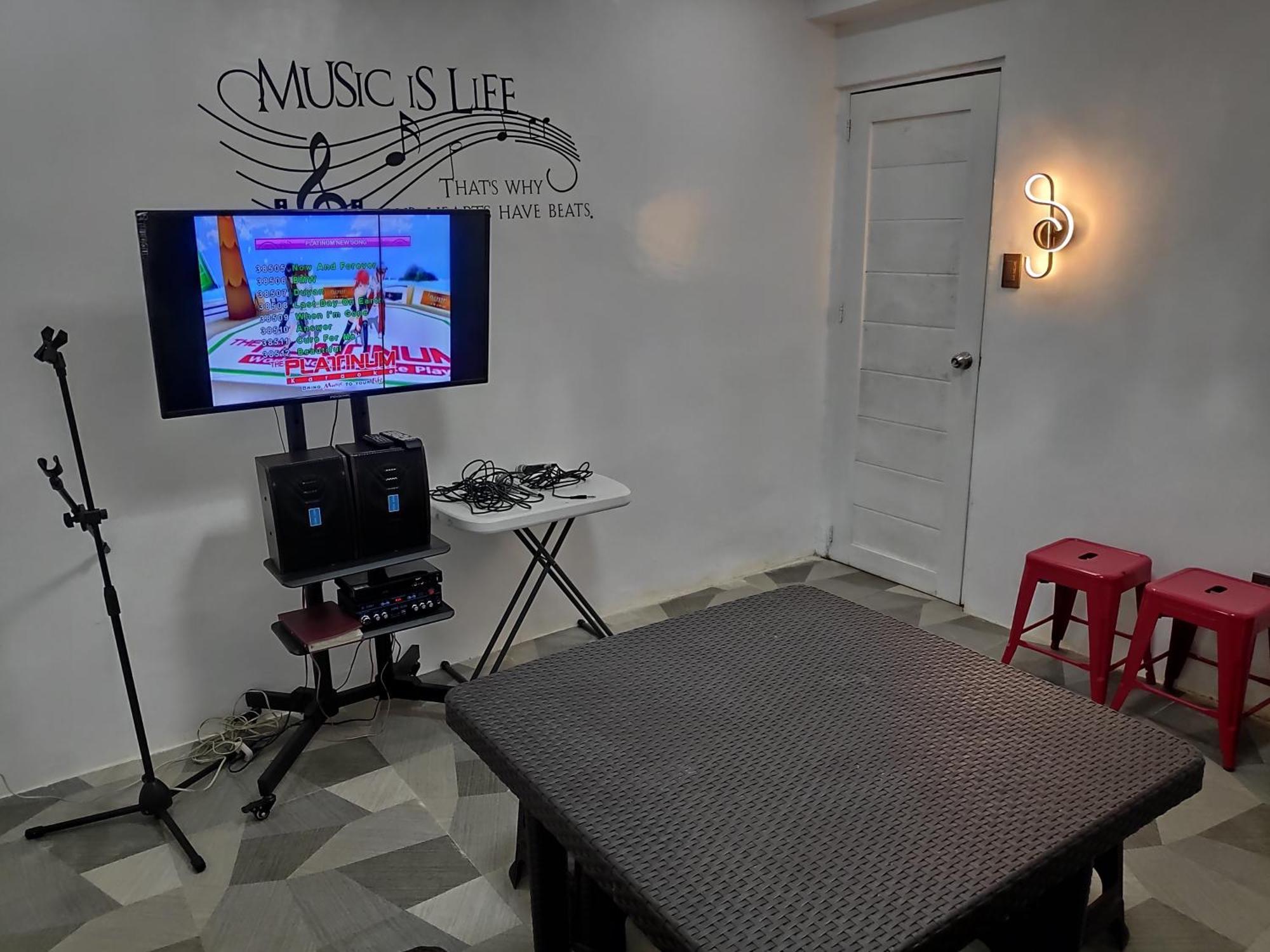 Tagaytay Staycation By Naya And Darla W Free Swimming Pool, Wifi & Netflix Tagaytay City Εξωτερικό φωτογραφία
